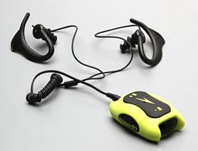 Waterproof Speedo Aquabeat MP3 player brings music to swimmers